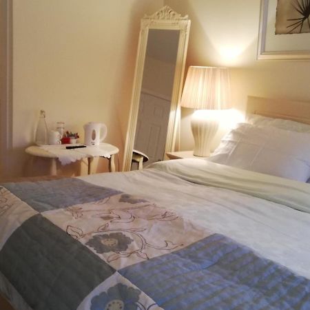 เดอะ วี บีแอนด์บี Bed & Breakfast วอเตอร์ฟอร์ด ภายนอก รูปภาพ