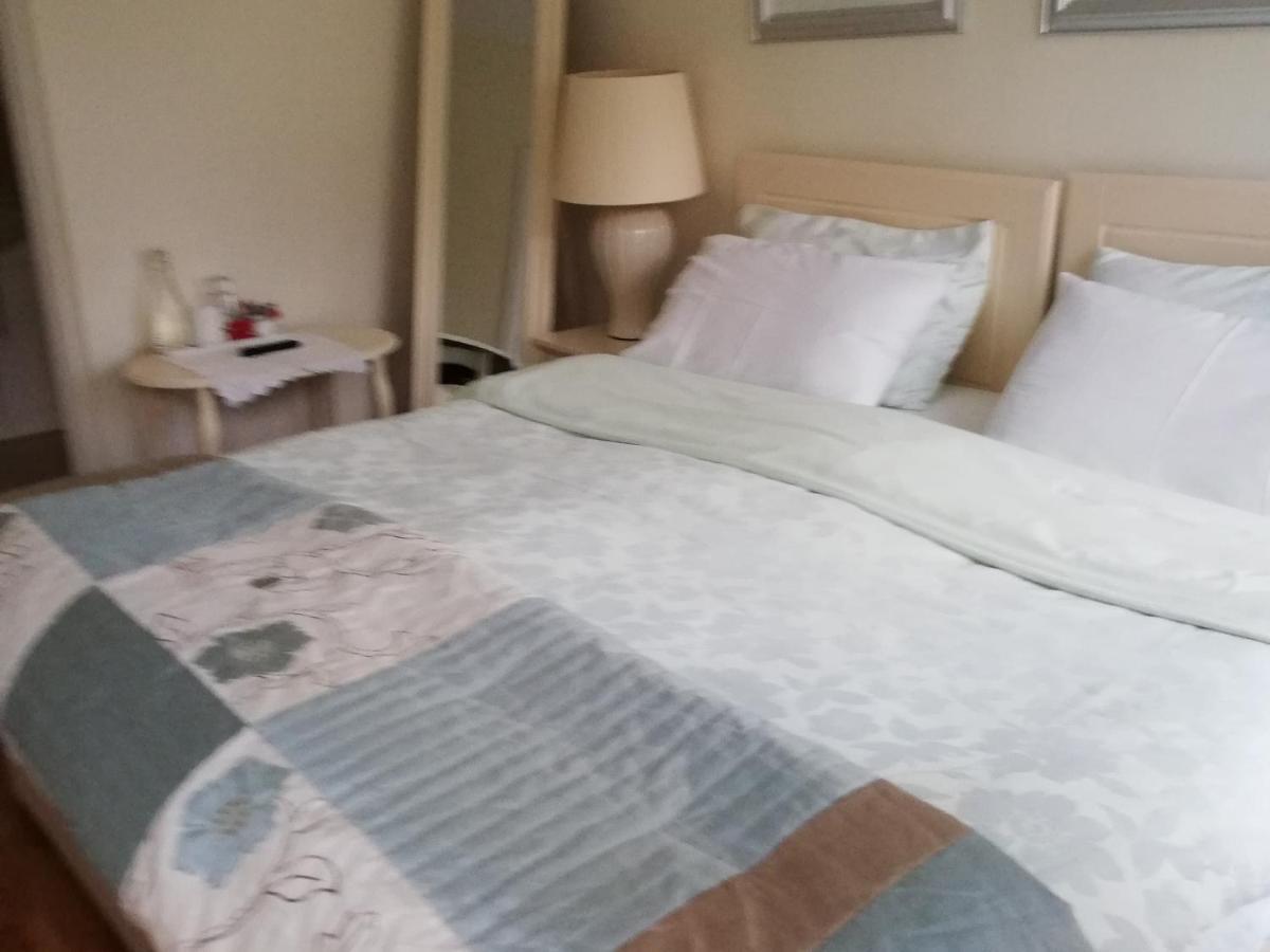 เดอะ วี บีแอนด์บี Bed & Breakfast วอเตอร์ฟอร์ด ภายนอก รูปภาพ