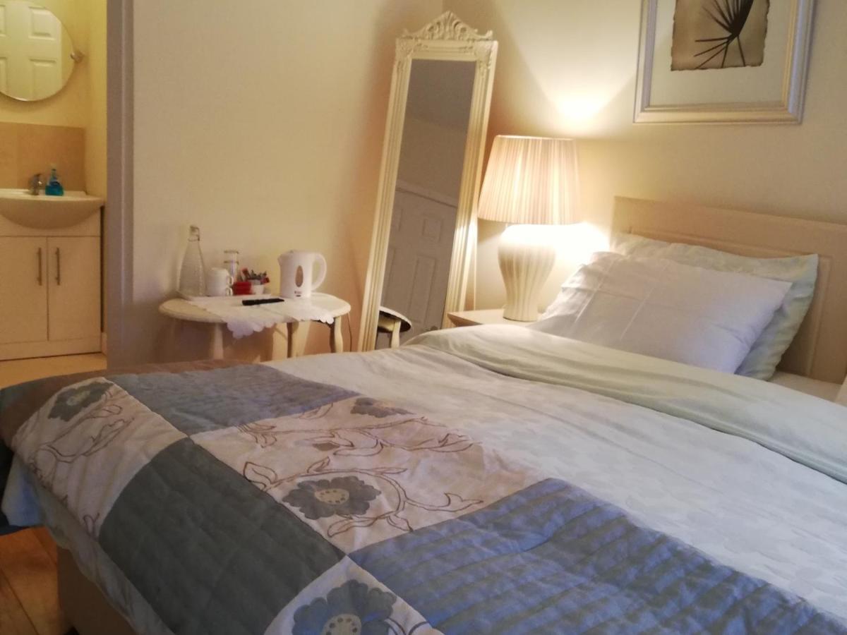 เดอะ วี บีแอนด์บี Bed & Breakfast วอเตอร์ฟอร์ด ภายนอก รูปภาพ