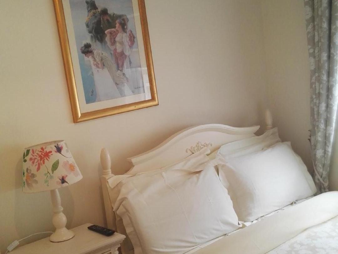 เดอะ วี บีแอนด์บี Bed & Breakfast วอเตอร์ฟอร์ด ภายนอก รูปภาพ